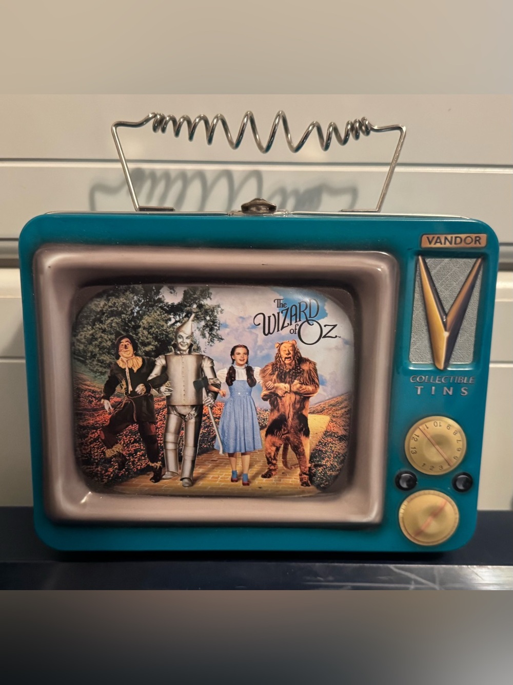 Vandor Teal "Wizard of Oz" Collectible Tin TV Display - circa 2000